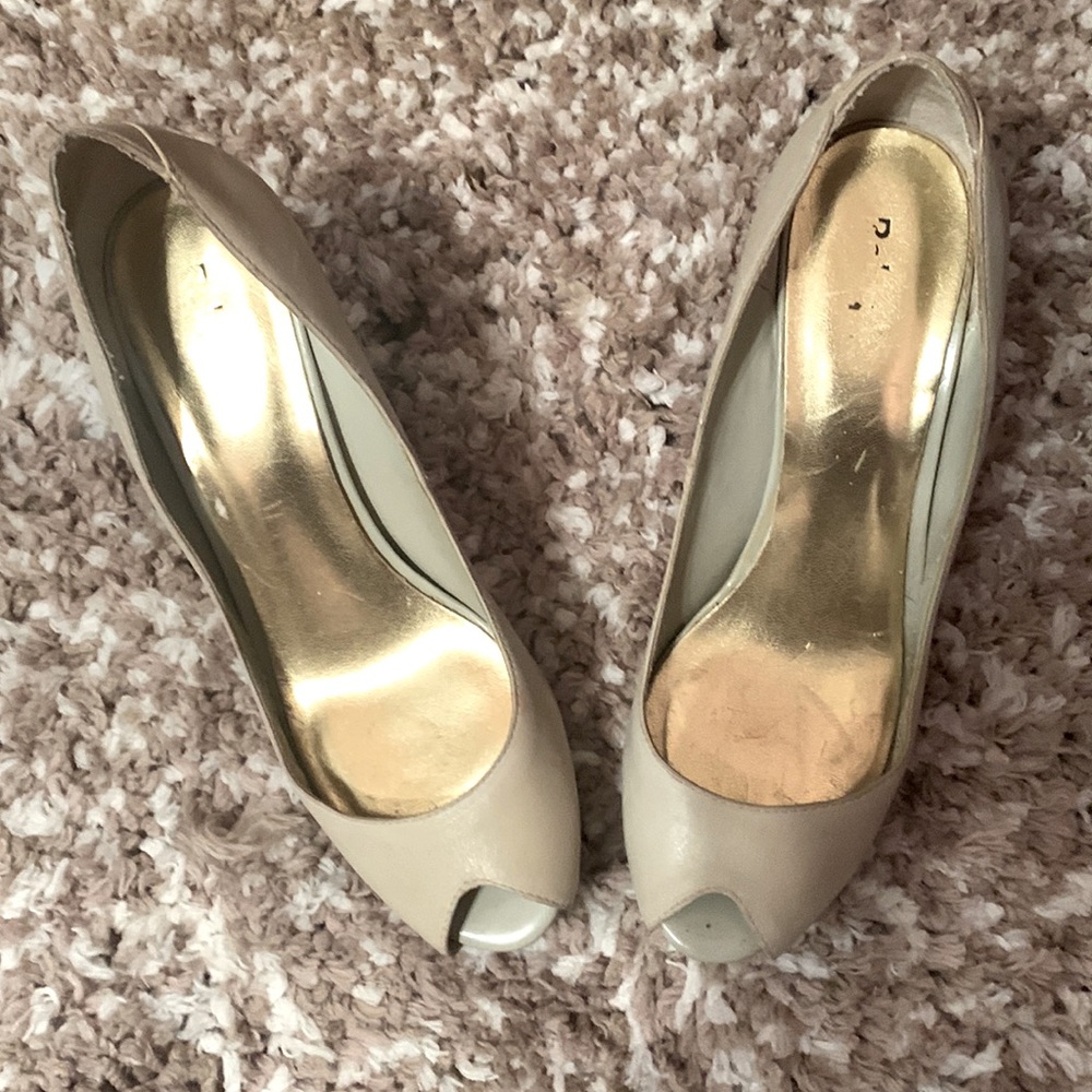 Classic dress heel